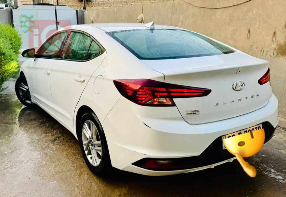 هیوندای ئەلەنترا